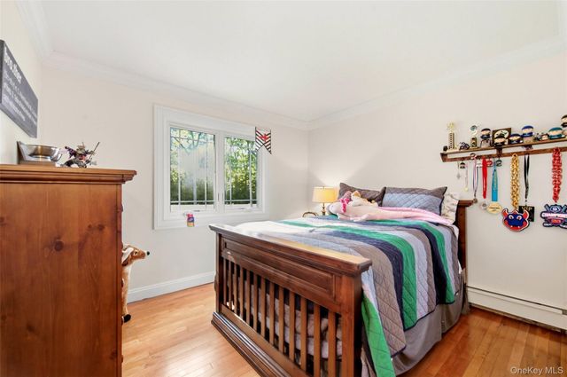 2 White Cap Court, Lloyd Harbor, NY 11743