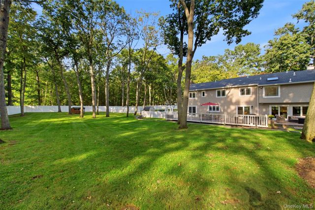 2 White Cap Court, Lloyd Harbor, NY 11743