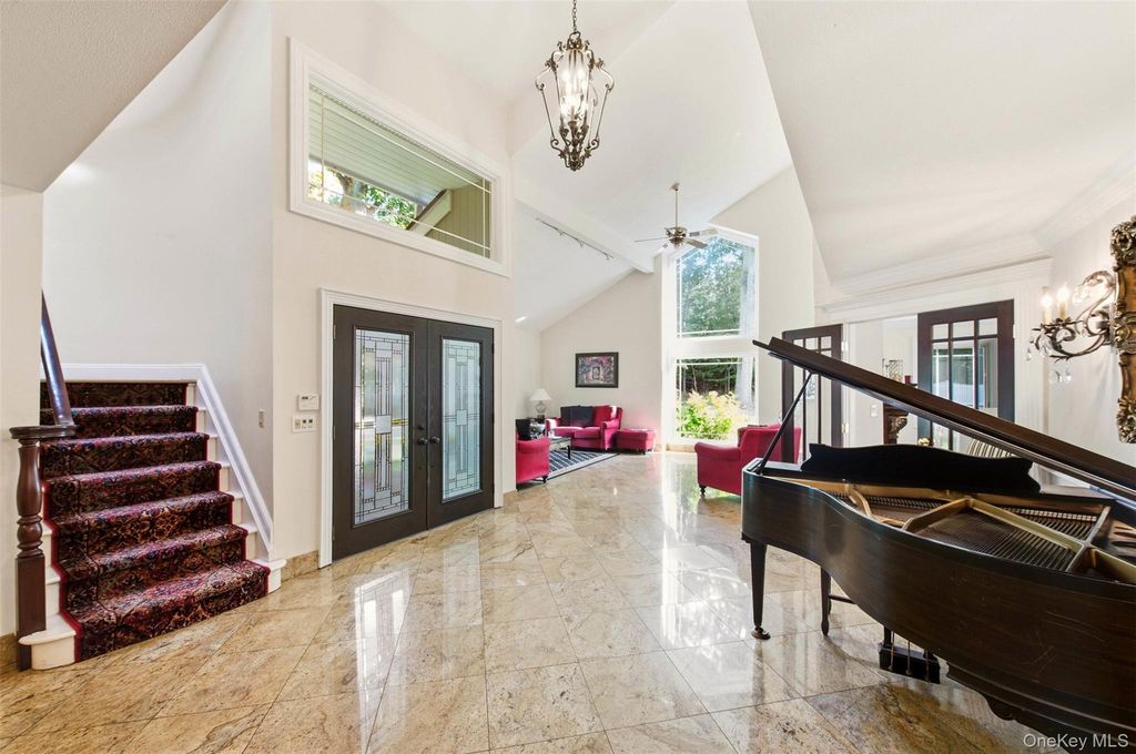 2 White Cap Court, Lloyd Harbor, NY 11743 — photo 3