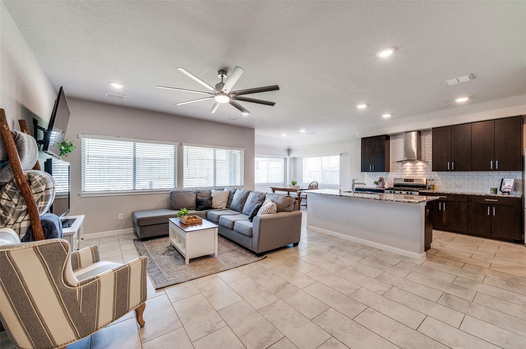 1305 Coyote Ridge, Aubrey, TX 76227 — photo 3