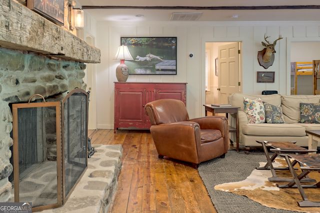 422 Timpson Cove Road, Clayton, GA 30525