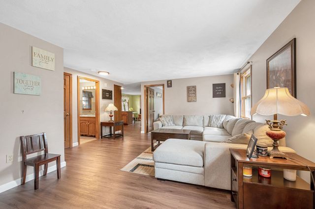 29 Cedar Hill Ter, Swampscott, MA 01907