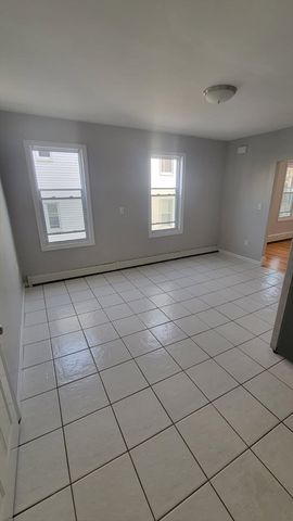 85 Pilling 2, Haverhill, MA 01832