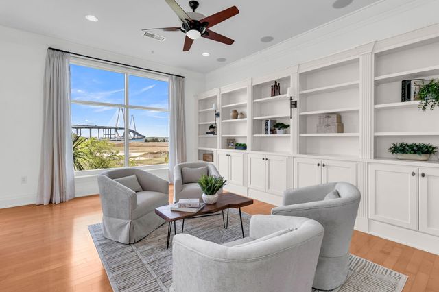 221 Cooper River Drive, Mount Pleasant, SC 29464