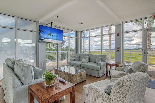 221 Cooper River Drive, Mount Pleasant, SC 29464