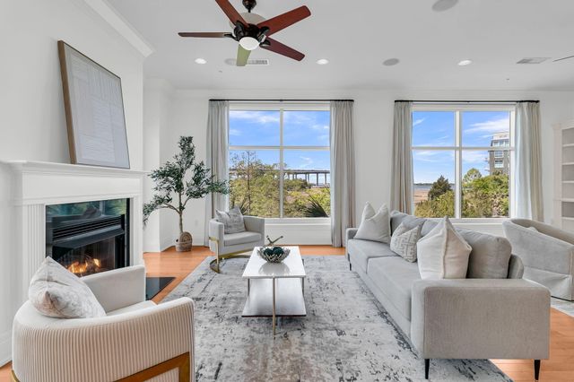 221 Cooper River Drive, Mount Pleasant, SC 29464