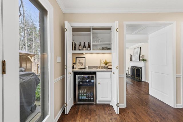 1260 E Dean ROAD, Fox Point, WI 53217