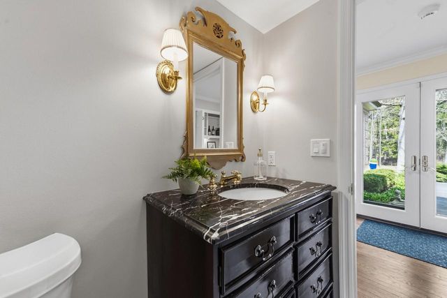 1260 E Dean ROAD, Fox Point, WI 53217