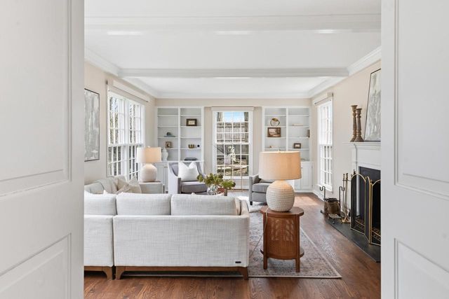 1260 E Dean ROAD, Fox Point, WI 53217