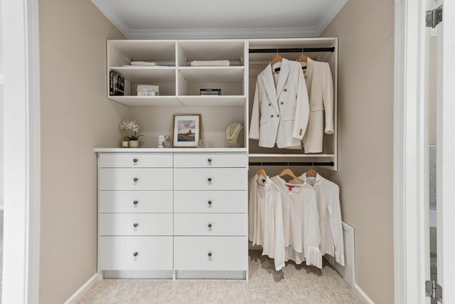 1260 E Dean ROAD, Fox Point, WI 53217