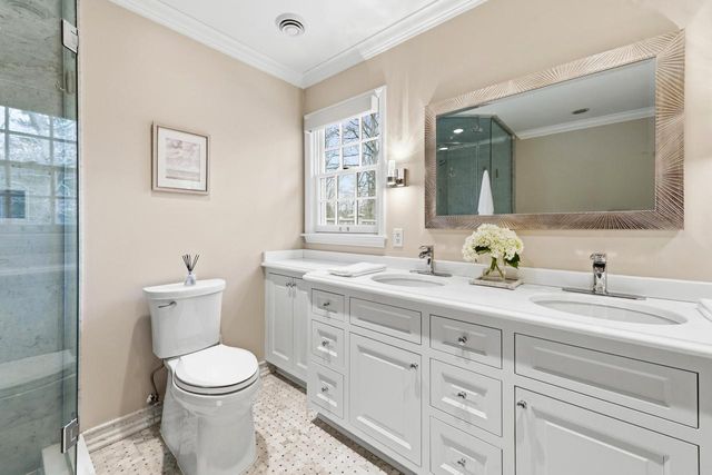 1260 E Dean ROAD, Fox Point, WI 53217