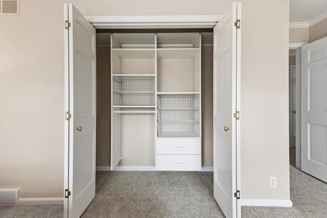 1260 E Dean ROAD, Fox Point, WI 53217