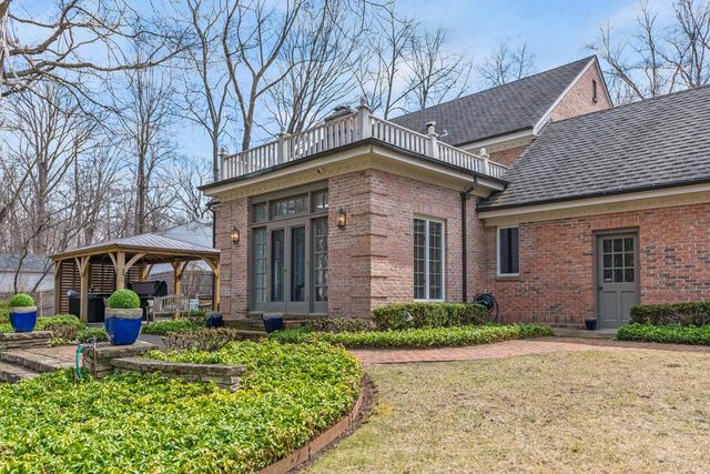 1260 E Dean ROAD, Fox Point, WI 53217