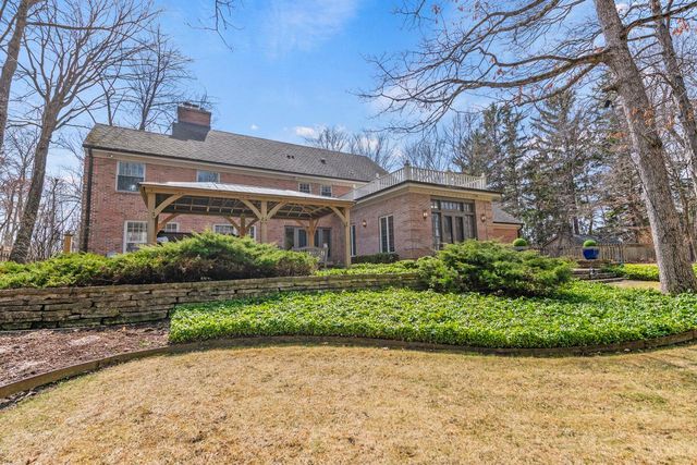 1260 E Dean ROAD, Fox Point, WI 53217