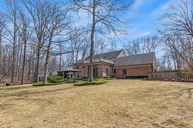 1260 E Dean ROAD, Fox Point, WI 53217