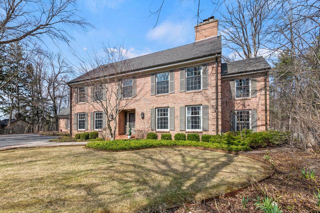 1260 E Dean ROAD, Fox Point, WI 53217