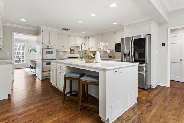 1260 E Dean ROAD, Fox Point, WI 53217