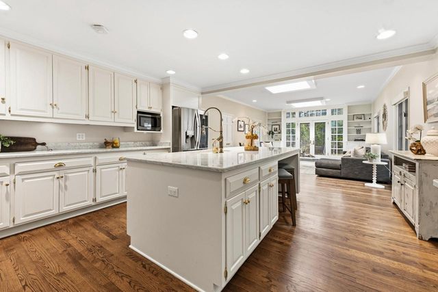 1260 E Dean ROAD, Fox Point, WI 53217