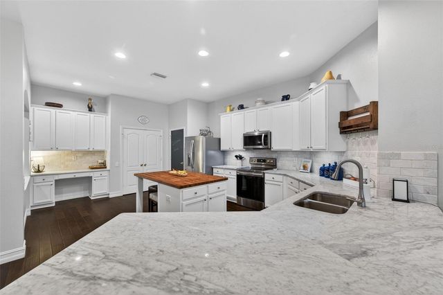 20828 WOODVALE LANE, Land O Lakes, FL 34638