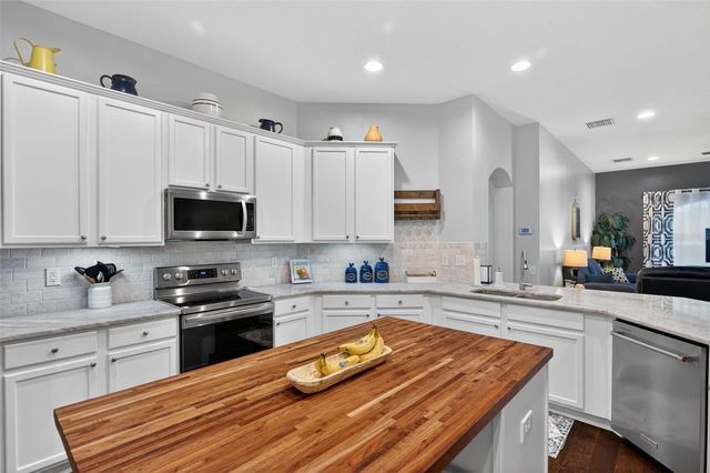 20828 WOODVALE LANE, Land O Lakes, FL 34638