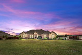 1174 W Warren Street, Hewitt, TX 76643