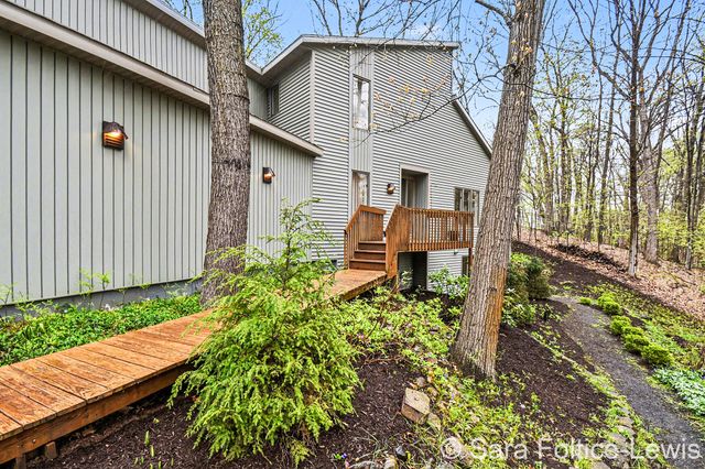 3875 Riverbend Drive Sw, City Of Walker, MI 49534