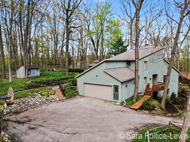 3875 Riverbend Drive Sw, City Of Walker, MI 49534