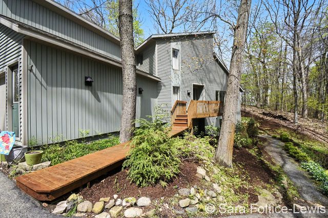 3875 Riverbend Drive Sw, City Of Walker, MI 49534