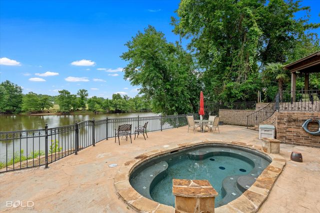 9019 Beau Soleil Drive, Shreveport, LA 71115