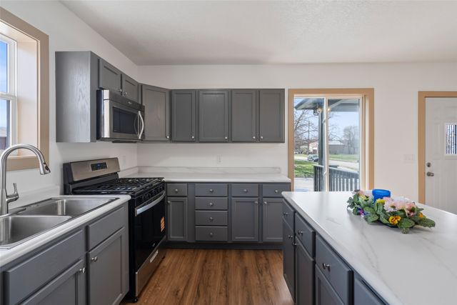 2901 4th Street, Des Moines, IA 50313