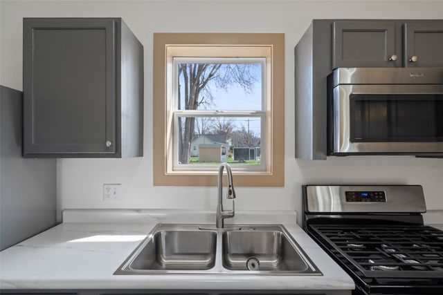 2901 4th Street, Des Moines, IA 50313