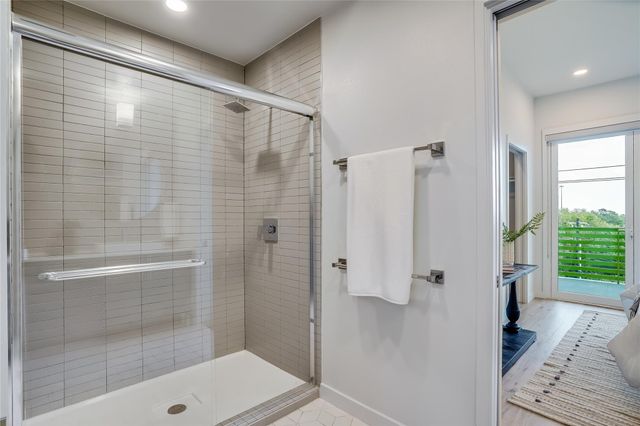 4004 Banister LN 308, Austin, TX 78704
