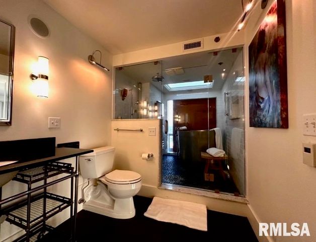 125 SW JEFFERSON Avenue W23A, Peoria, IL 61602