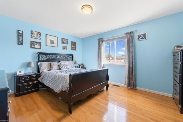 34268 Pennsylvania Street, Clinton Township, MI 48035