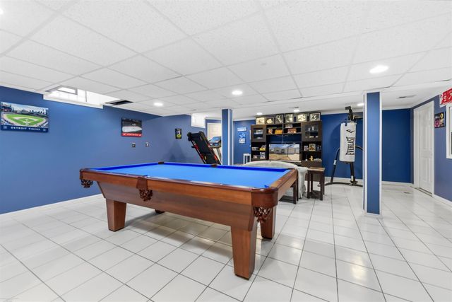 34268 Pennsylvania Street, Clinton Township, MI 48035