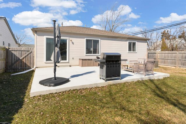 34268 Pennsylvania Street, Clinton Township, MI 48035