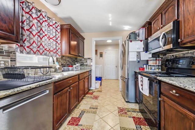 34268 Pennsylvania Street, Clinton Township, MI 48035