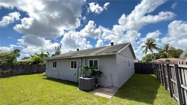 8151 SW 7th Street, North Lauderdale, FL 33068