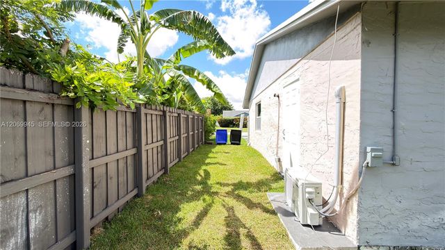 8151 SW 7th Street, North Lauderdale, FL 33068