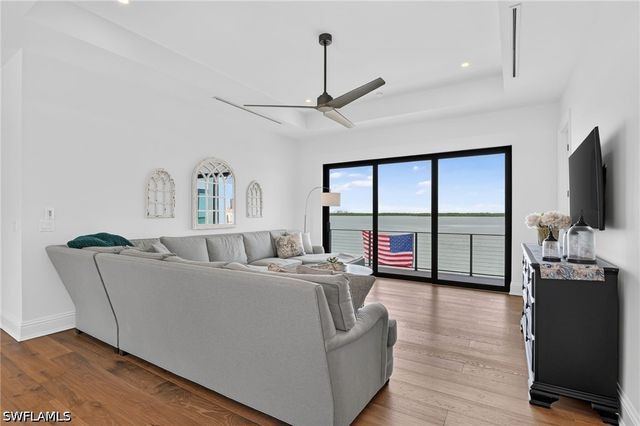 1890 Cascade CT, Marco Island, FL 34145