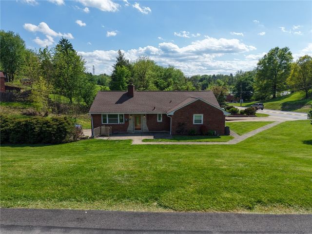 504 Rolling Green Dr, Bethel Park, PA 15102