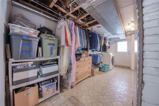 504 Rolling Green Dr, Bethel Park, PA 15102