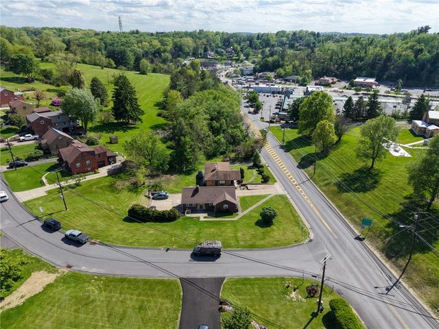 504 Rolling Green Dr, Bethel Park, PA 15102