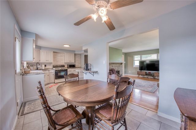 504 Rolling Green Dr, Bethel Park, PA 15102