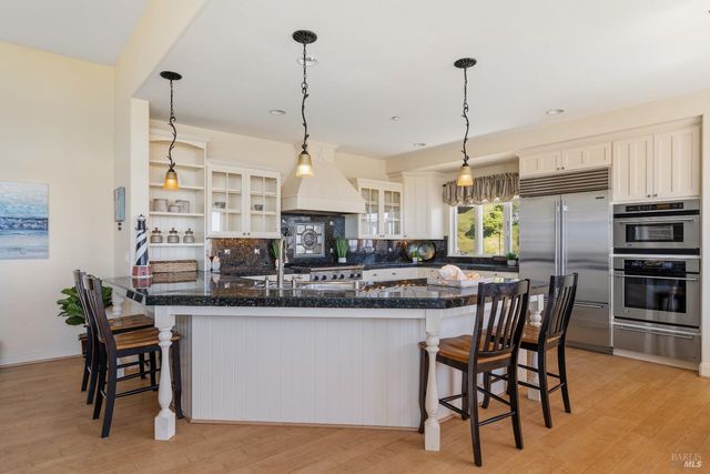 27 Maui Ln, Dillon Beach, CA 94929