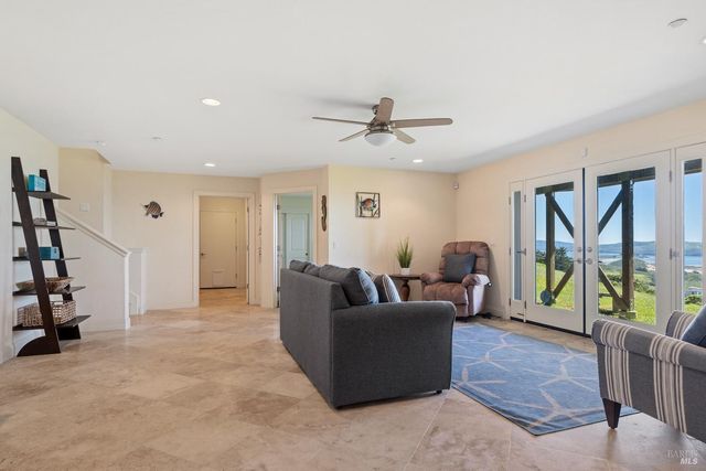 27 Maui Ln, Dillon Beach, CA 94929