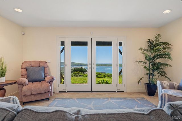 27 Maui Ln, Dillon Beach, CA 94929