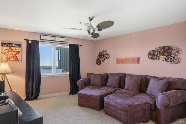 27 Maui Ln, Dillon Beach, CA 94929