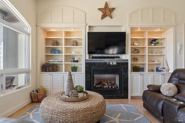 27 Maui Ln, Dillon Beach, CA 94929