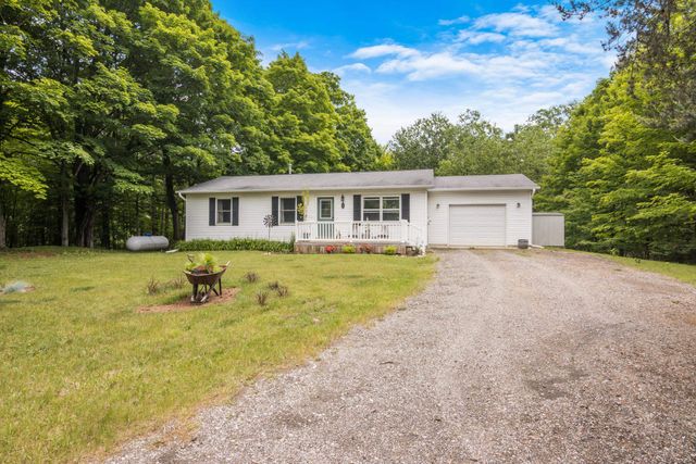 994 US-31 N, Torch Lake Twp, MI 49648